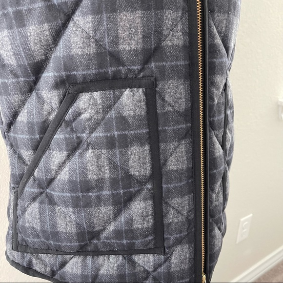 J. Crew Factory Vest Quilted Puffer Gray Black Plaid Sleeveless Jacket Sz Small - Picture 6 of 8